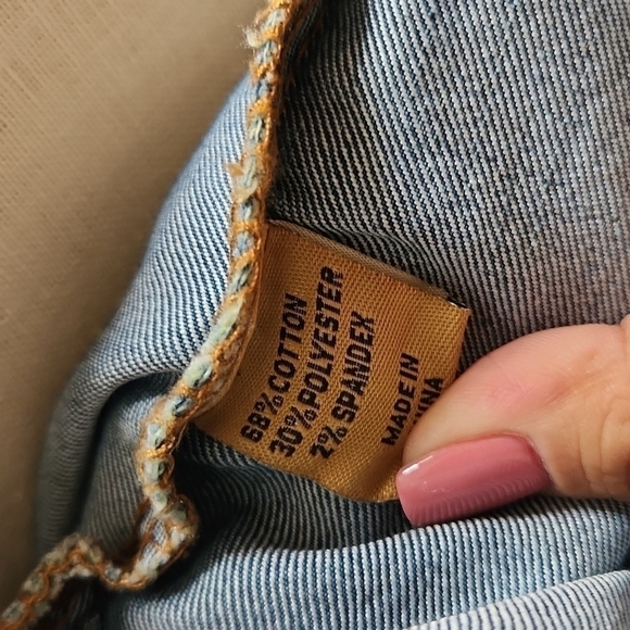 Cinco Ranch Western Denim Button Down Shirt - Picture 7 of 9